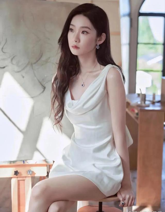 大长腿美女，身材完美堪称视觉盛宴