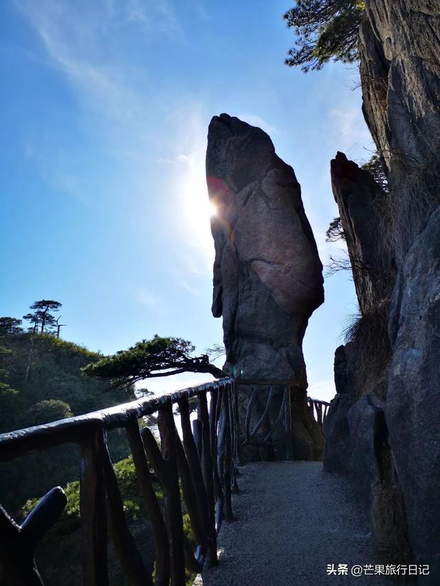 江西三清山有个奇特景点，海拔1314，据说是未婚男女定情圣地