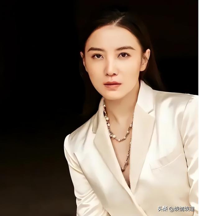 东北盛产美女！来自东北的3位女星，个个貌美如花，性感迷人