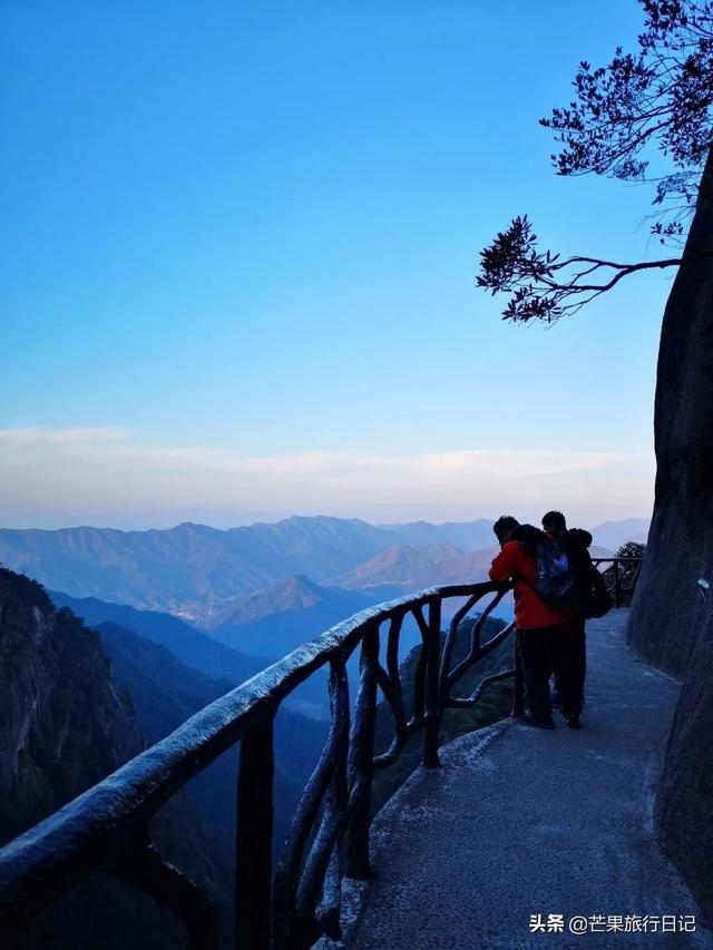 江西三清山有个奇特景点，海拔1314，据说是未婚男女定情圣地