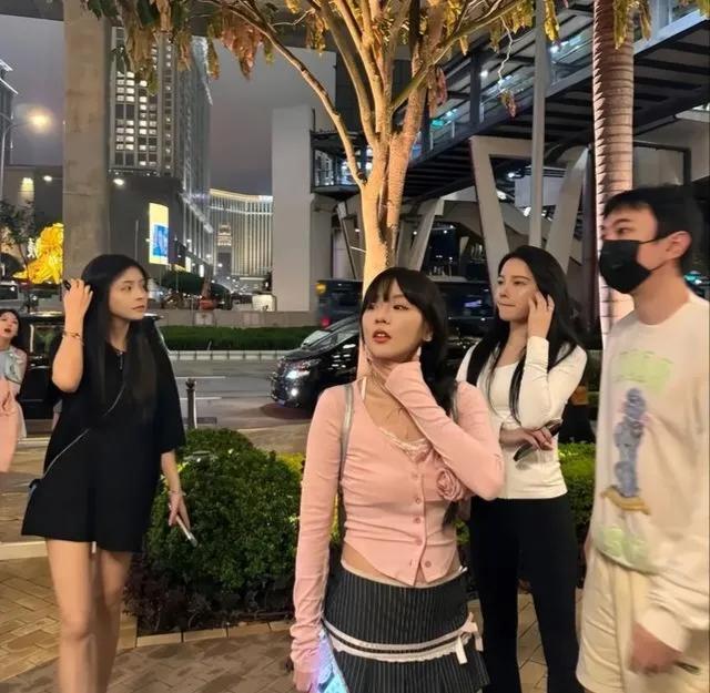 王思聪带美女现身澳门赌场豪赌，被4名美女包围，被吐槽不顾家