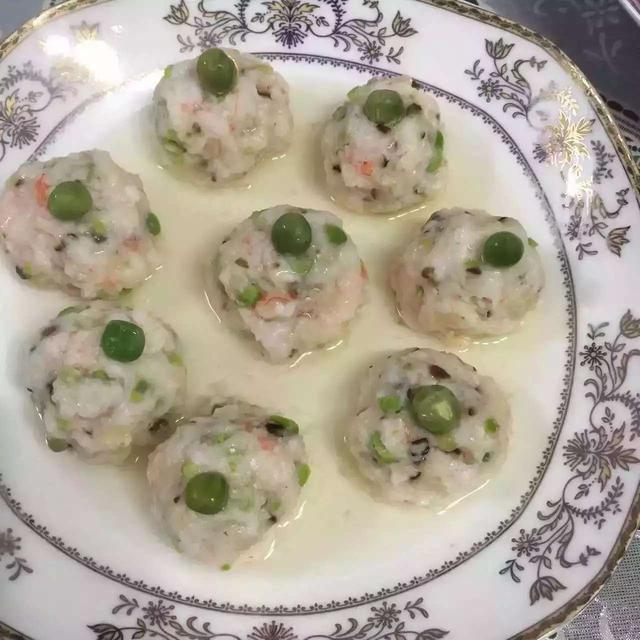 宝妈美食之（香菇青豆虾滑丸）