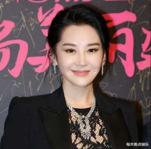 水嫩丰满美女(“风流成性、老少通吃”，她一生撩汉无数却单身，54岁仍丰腴迷人)