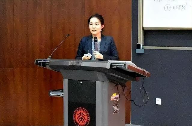 清华最美女教授，出走美国后遭到“网友质疑”，原因系院士落榜？