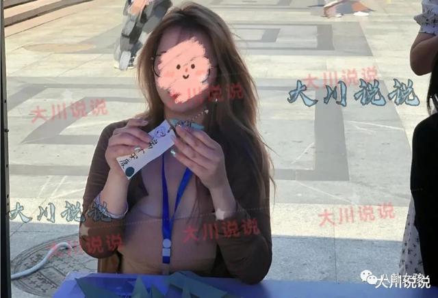 女大学生被喊女神，微胖身材惹人爱，网友：现在报名还来得及吗？