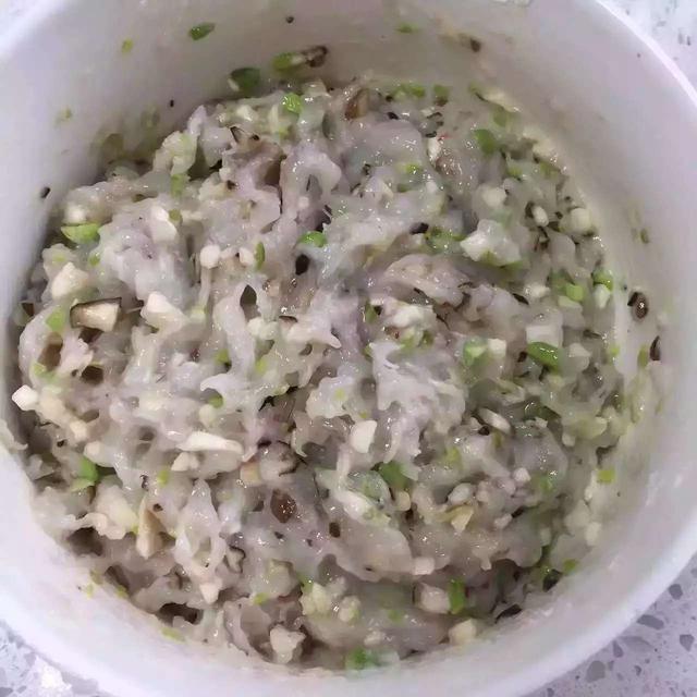 宝妈美食之（香菇青豆虾滑丸）