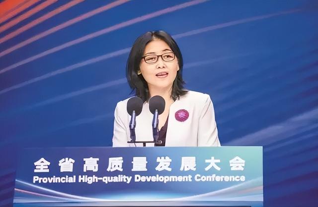 清华最美女教授，出走美国后遭到“网友质疑”，原因系院士落榜？