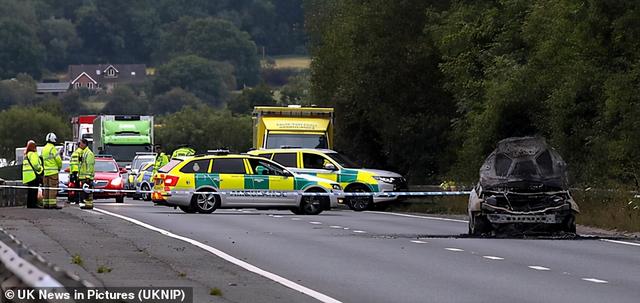 英名校女学生醉酒驾车，遇汽车自燃，逃生后“站不稳”从10米高处掉下身亡