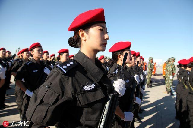 女神也是女汉子 悉数各地女警颜值排行