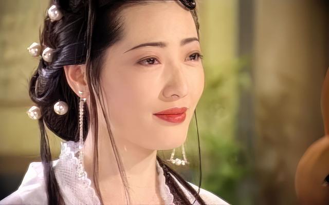 杨思敏三级片女星因演《金瓶梅》靠胸走红，被称为“最美潘金莲”