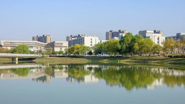 神仙颜值，惊艳来袭！中南大学“最美校花”高清大图曝光！